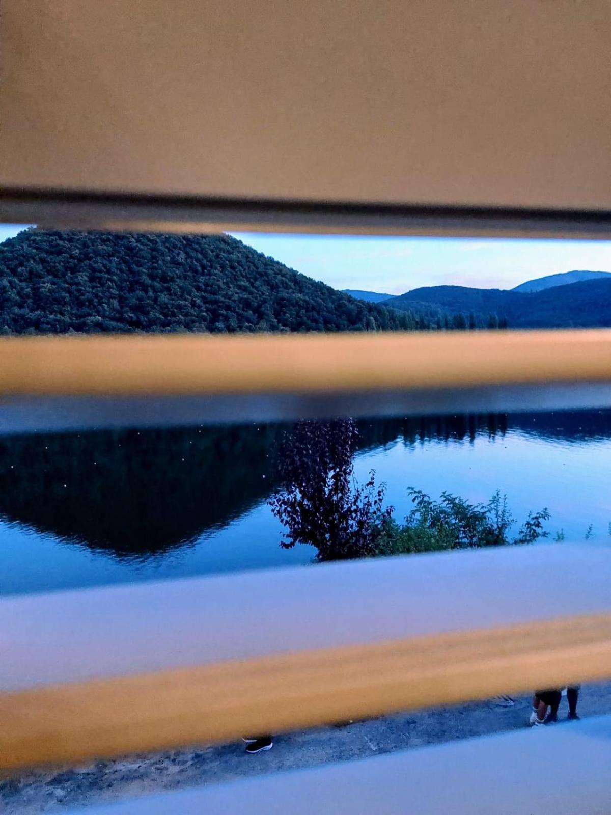 Le Finestre Sul Lago เปียดิลูโก ภายนอก รูปภาพ