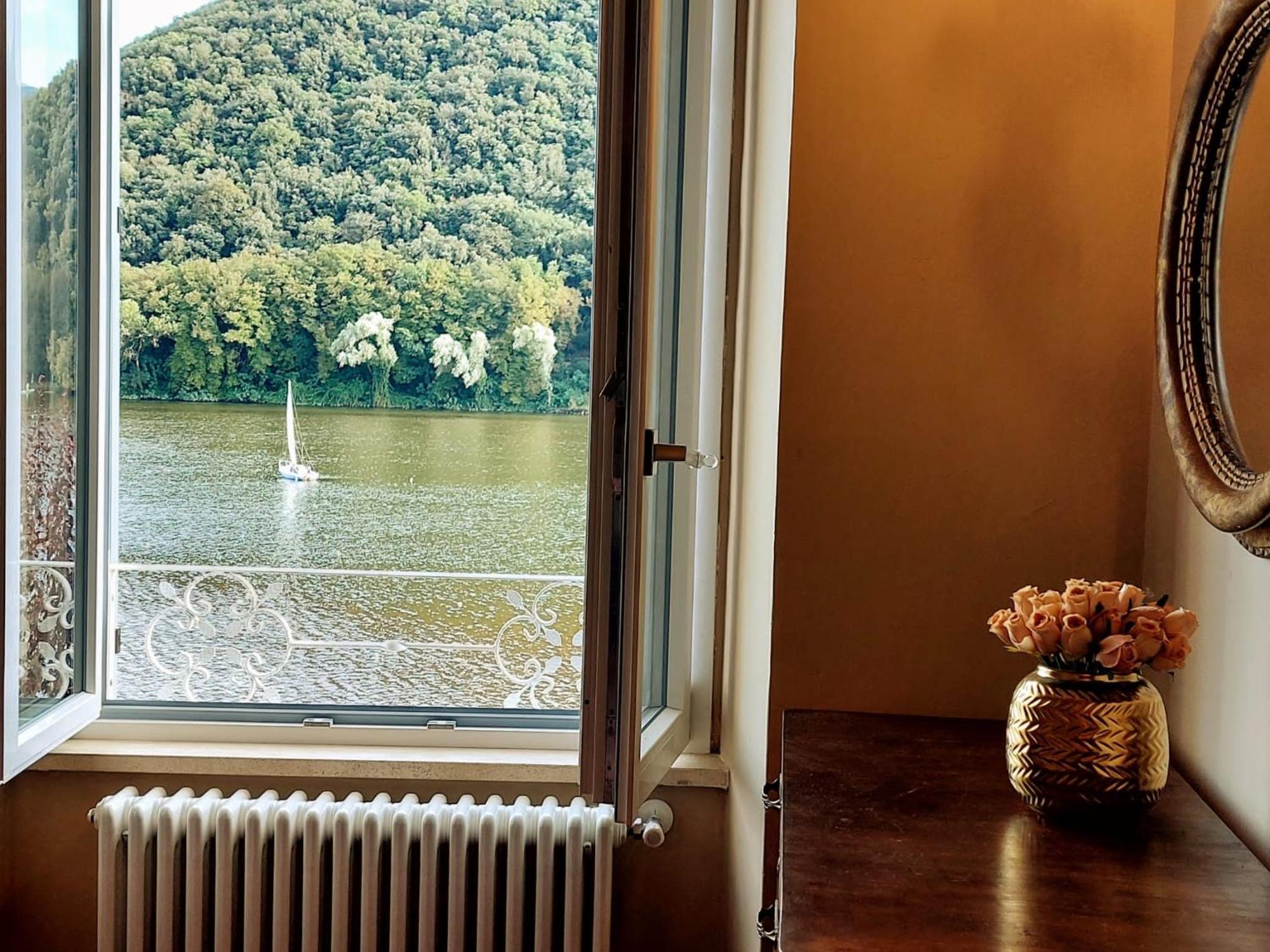 Le Finestre Sul Lago เปียดิลูโก ภายนอก รูปภาพ